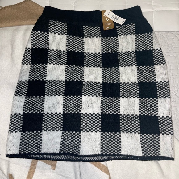 Joe Fresh Plaid Knit Holiday Skirt - Picture 1 of 4